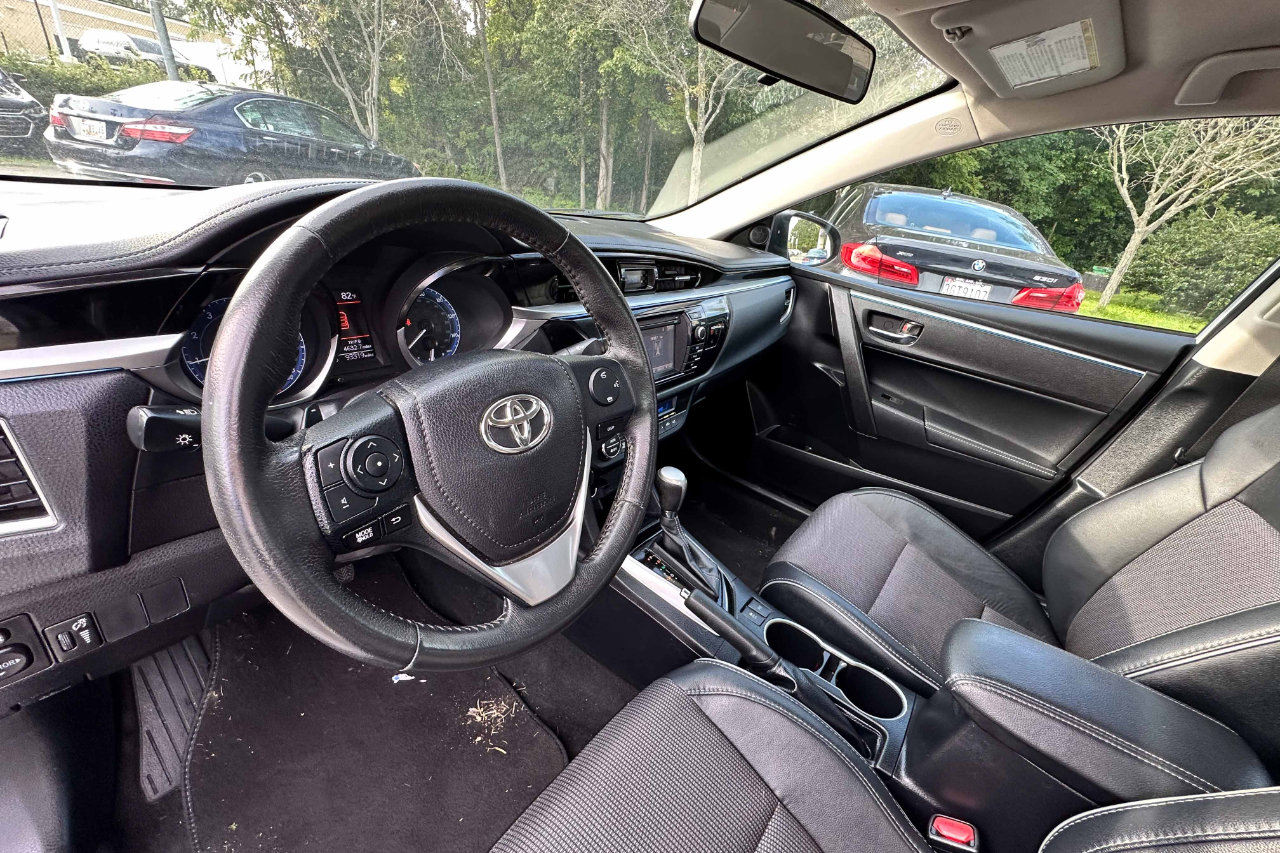 Used 2015 Toyota Corolla S image 12