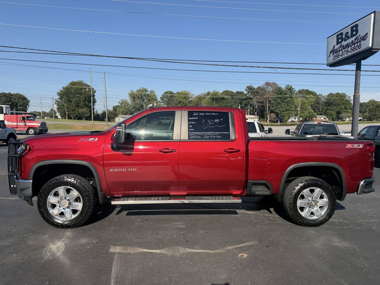 Used 2021 Chevrolet Silverado 2500 LT w/ Convenience Package AWD/4WD image 9
