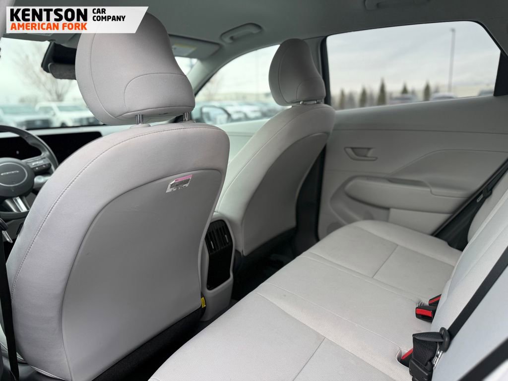 Used 2025 Hyundai Kona SEL image 4
