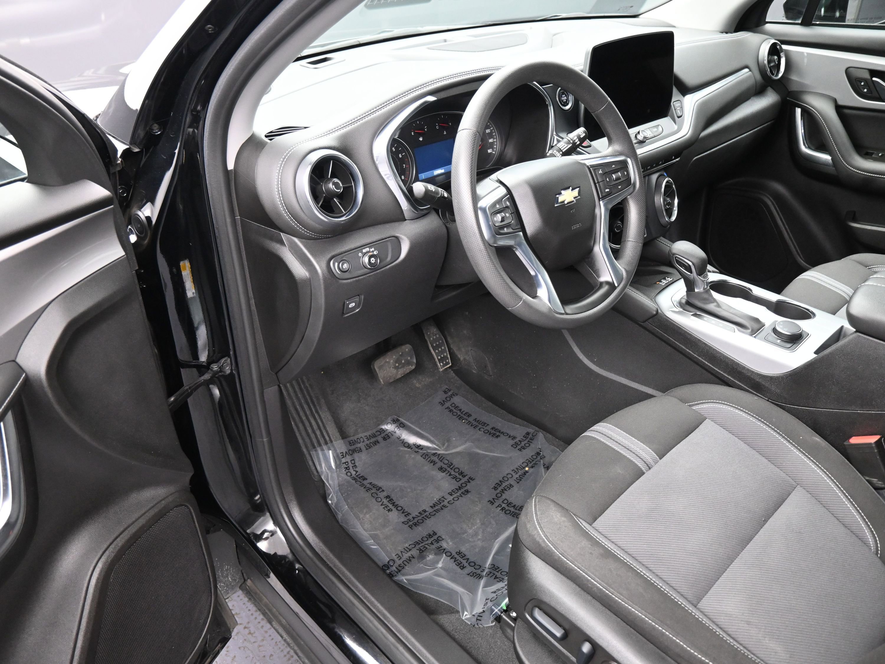 Certified 2024 Chevrolet Blazer LT w/ Convenience Package image 12