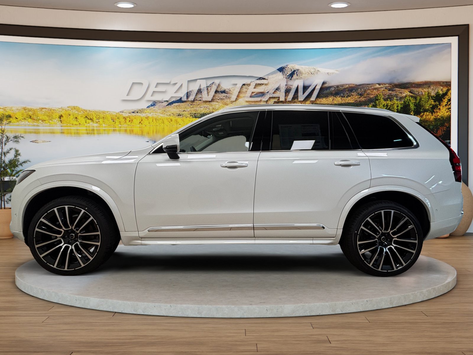 New 2026 Volvo XC90 B6 Plus w/ Protection Package Premier AWD/4WD image 9