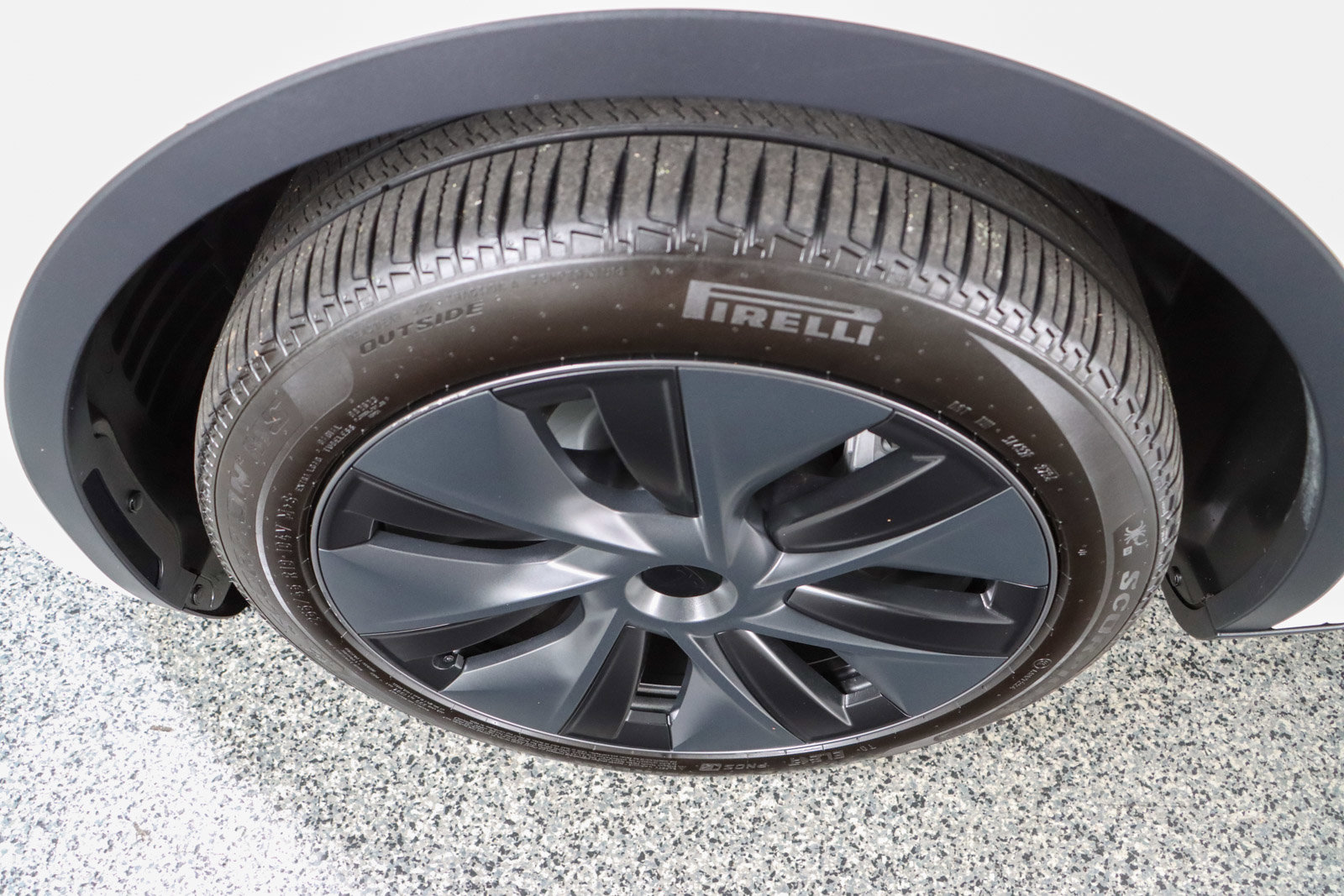 Used 2024 Tesla Model Y Long Range AWD/4WD image 11