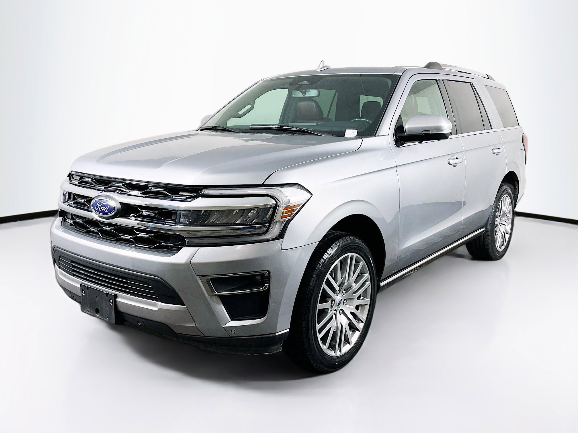 Used 2024 Ford Expedition Limited image 3