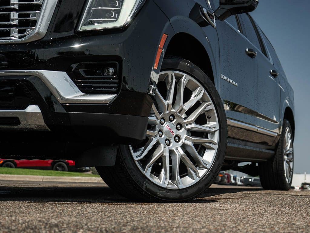 New 2026 GMC Yukon XL Denali w/ Denali Reserve Package AWD/4WD image 6