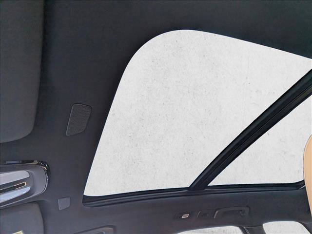 New 2026 Volvo XC60 B5 Plus w/ Climate Package image 5