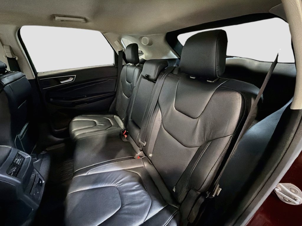Used 2019 Ford Edge Titanium w/ Cold Weather Package AWD/4WD image 23