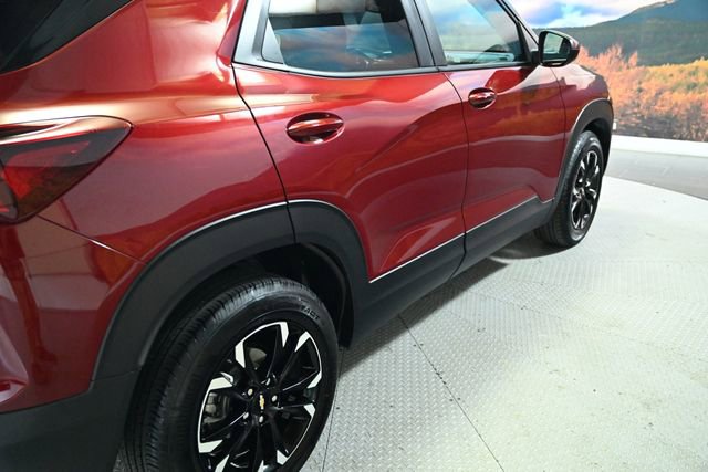 Used 2022 Chevrolet TrailBlazer LT w/ Convenience Package image 9