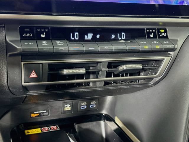 Certified 2025 Toyota Camry XSE FWD image 17