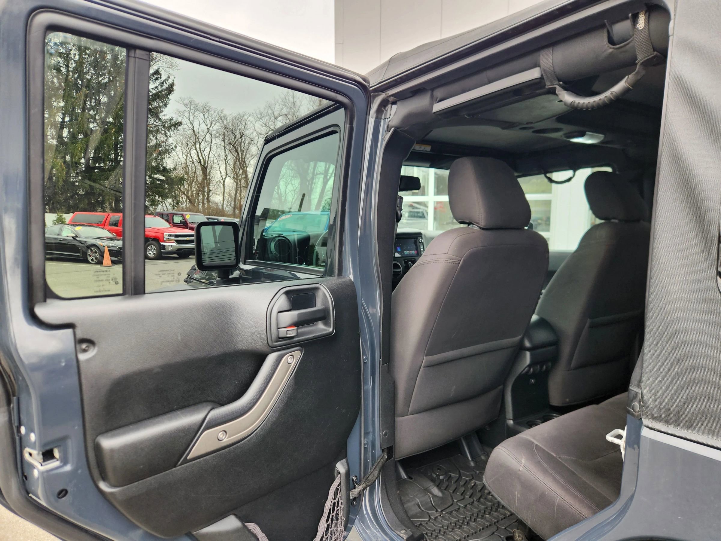 Used 2017 Jeep Wrangler Unlimited Sport image 34