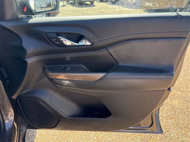 Used 2019 GMC Acadia SLE image 18