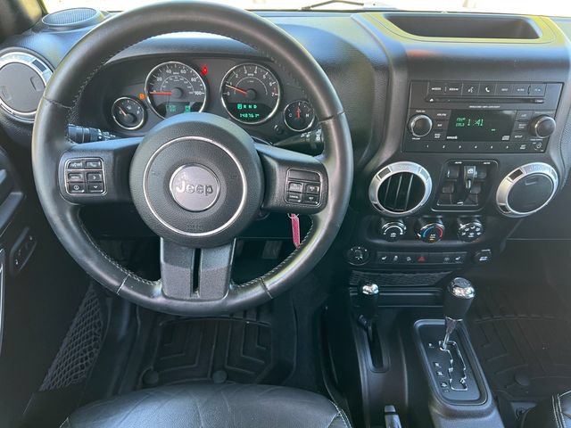 Used 2015 Jeep Wrangler Unlimited Sahara w/ Max Tow Package AWD/4WD image 3