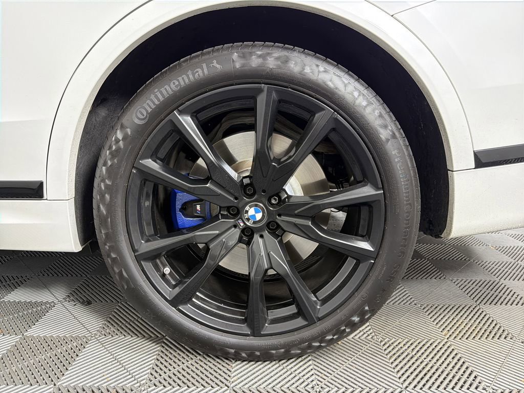 Used 2024 BMW X7 M60i w/ Executive Package image 21