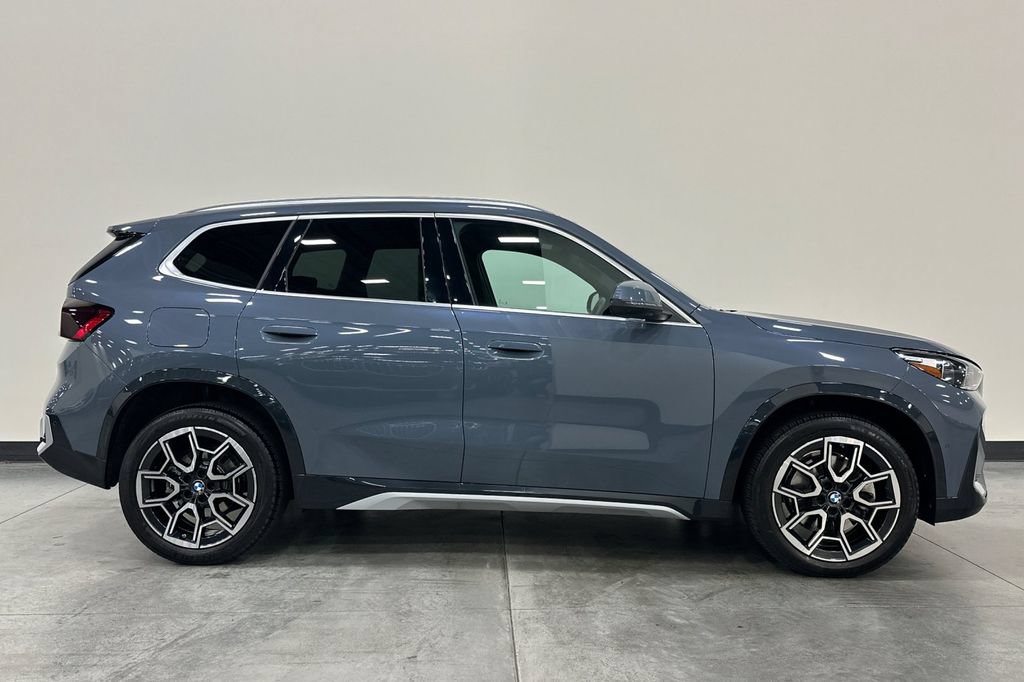 Used 2025 BMW X1 xDrive28i w/ Technology Package AWD/4WD image 3