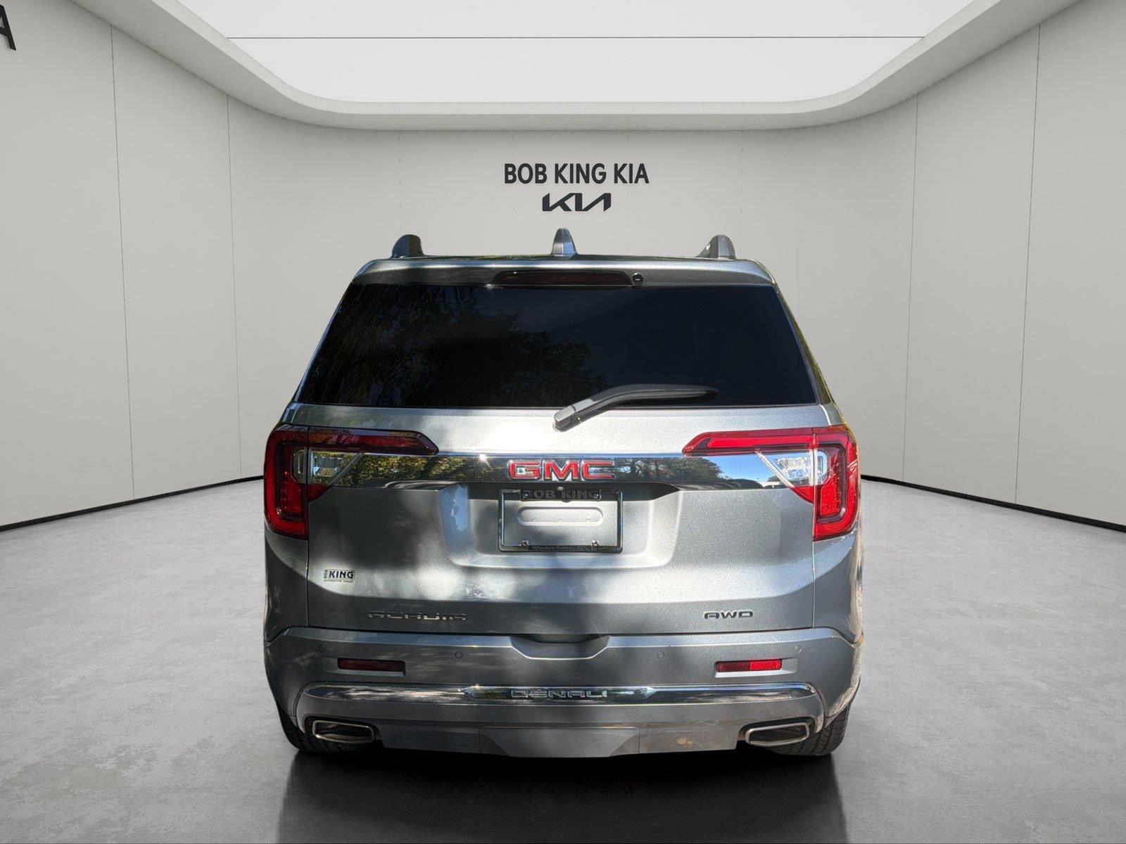 Used 2023 GMC Acadia Denali w/ Trailering Package AWD/4WD image 4