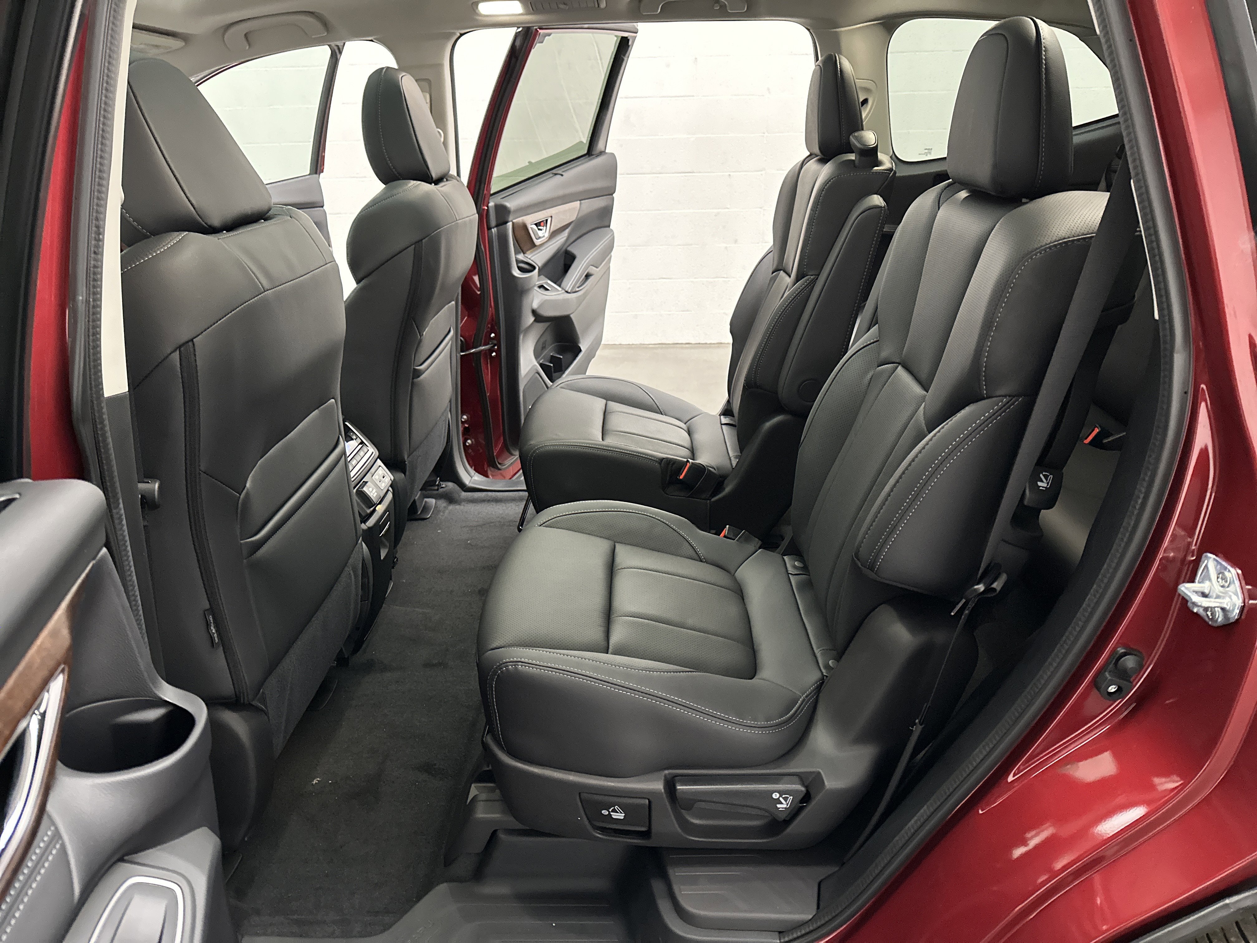 New 2025 Subaru Ascent Touring w/ Popular Package #2 image 23