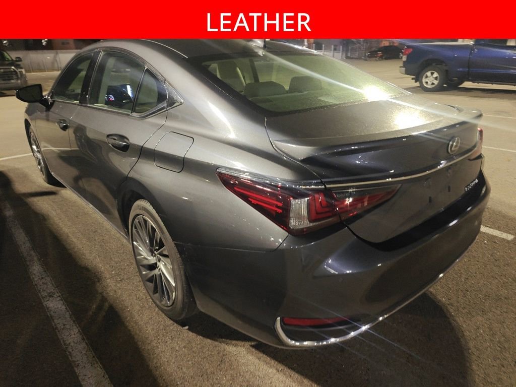 Used 2024 Lexus ES 300h 300h Luxury w/ Technology Package image 4