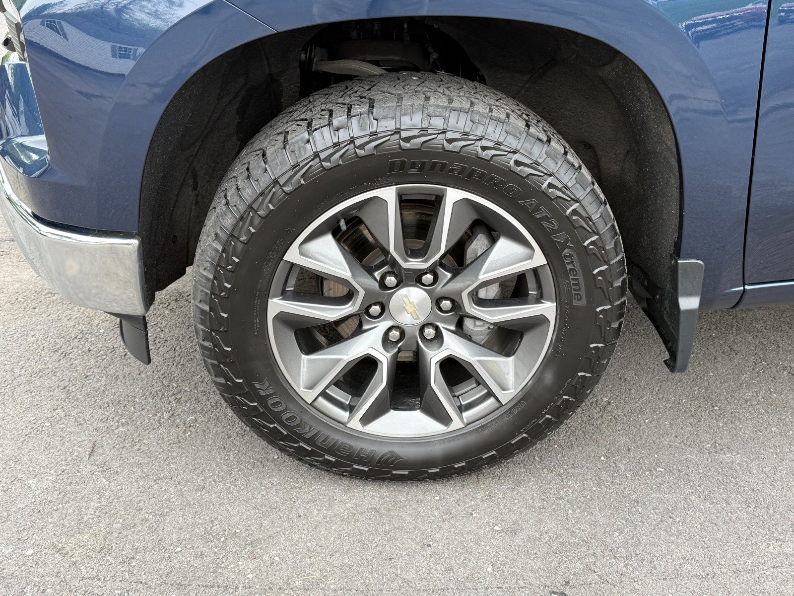 Used 2022 Chevrolet Silverado 1500 LT AWD/4WD image 9