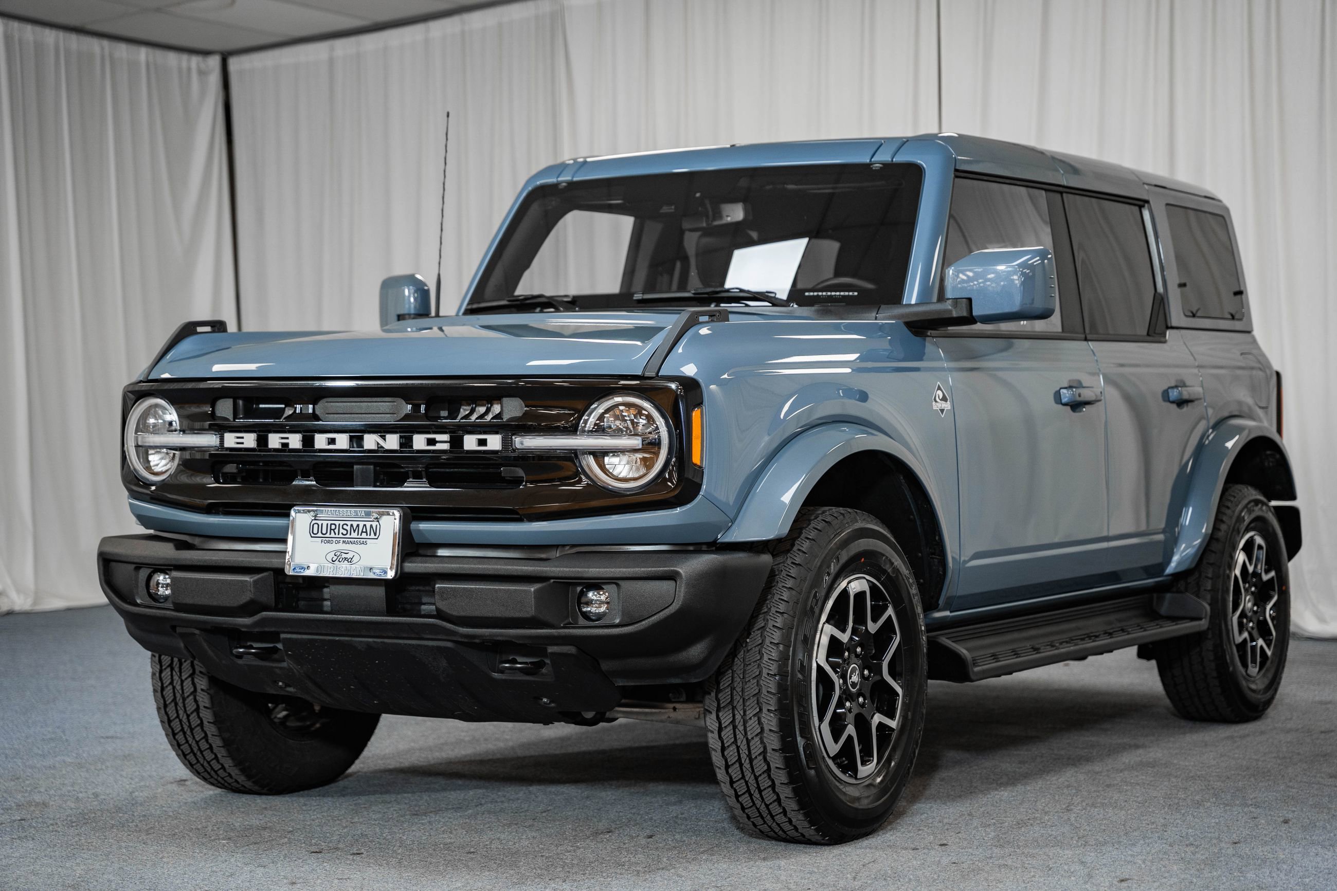 Certified 2025 Ford Bronco Outer Banks image 3