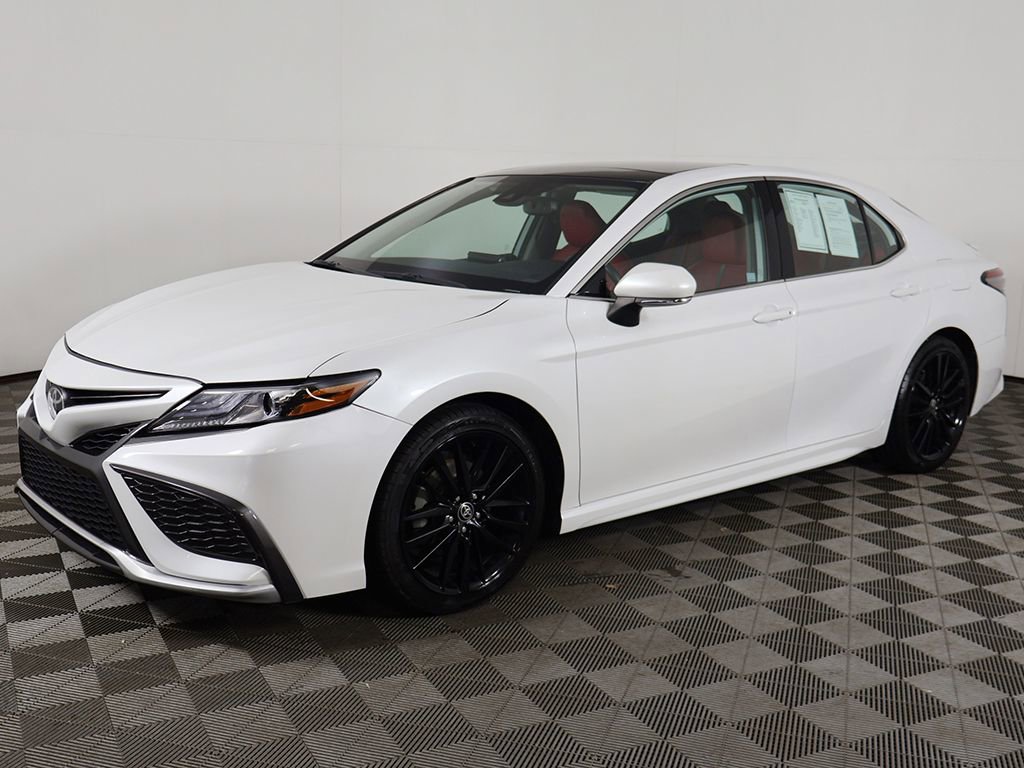 Used 2021 Toyota Camry XSE FWD image 8