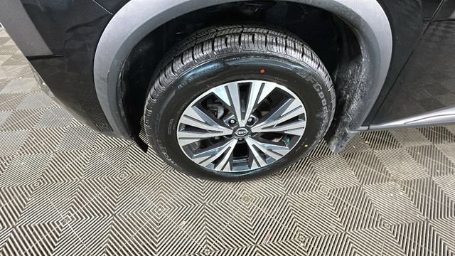 Used 2023 Nissan Rogue SV AWD/4WD image 10