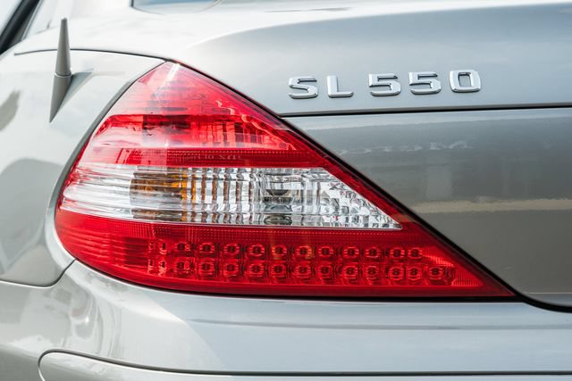 Used 2007 Mercedes-Benz SL 550 image 7