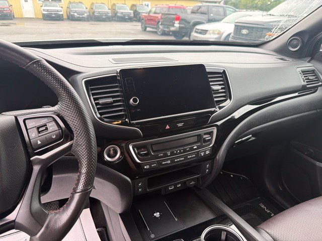Used 2025 Honda Ridgeline Black Edition image 25