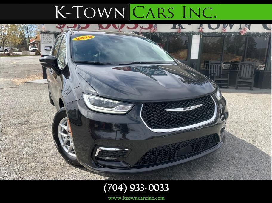 Used 2022 Chrysler Pacifica Touring-L
