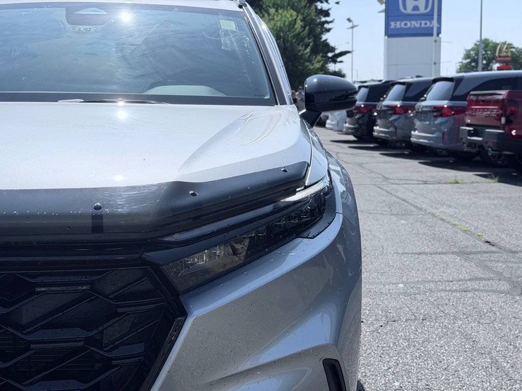 Used 2025 Honda CR-V Sport Touring image 3
