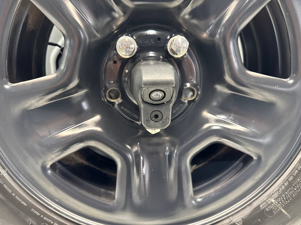 Used 2022 Jeep Wrangler Sport AWD/4WD image 21