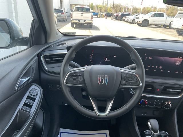 Used 2025 Buick Encore GX Preferred AWD/4WD image 17