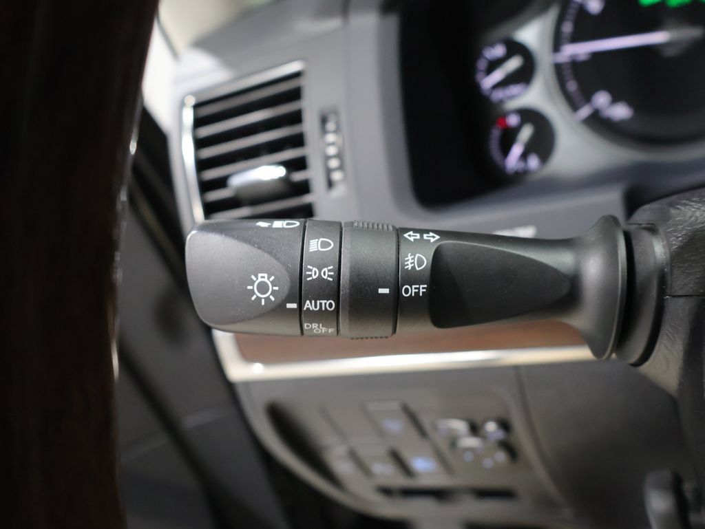 Used 2017 Toyota Land Cruiser AWD/4WD image 36