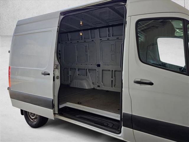 Used 2021 Mercedes-Benz Sprinter 2500 image 18