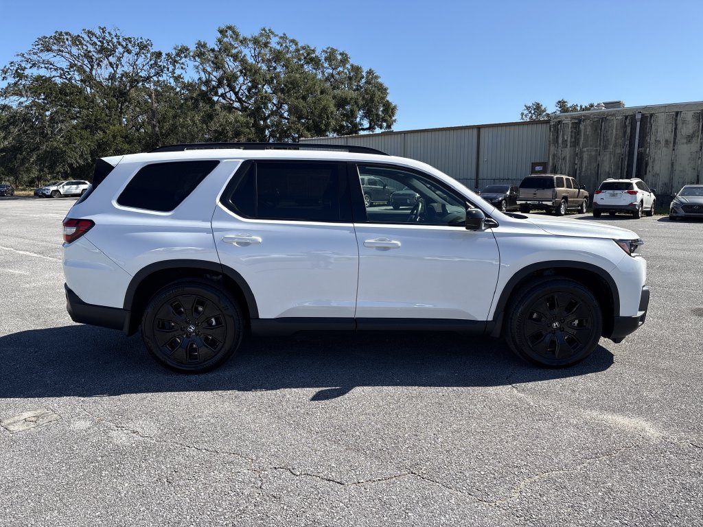 Used 2026 Honda Pilot Black Edition image 9