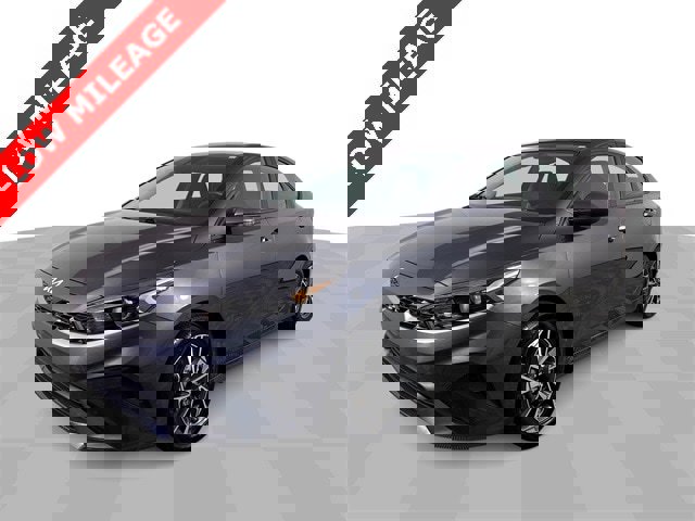 Used 2024 Kia Forte LXS w/ LXS Technology Package image 4