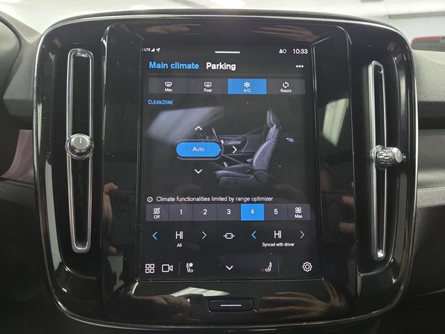 Used 2023 Volvo XC40 Recharge Ultimate image 21