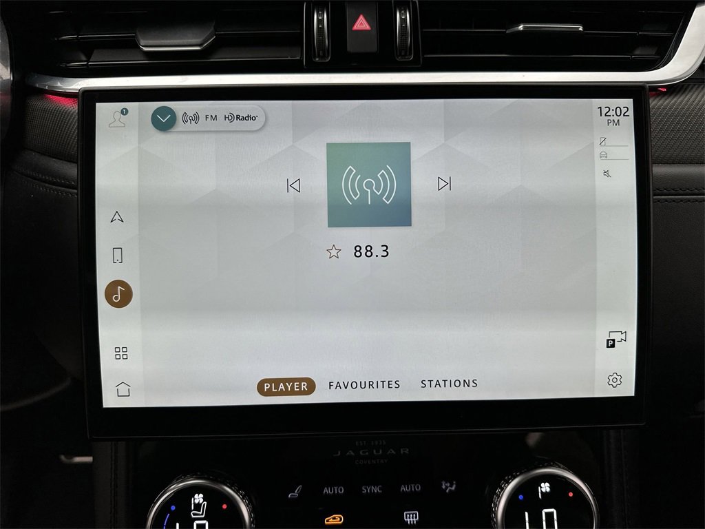 Used 2023 Jaguar F-PACE SVR image 16