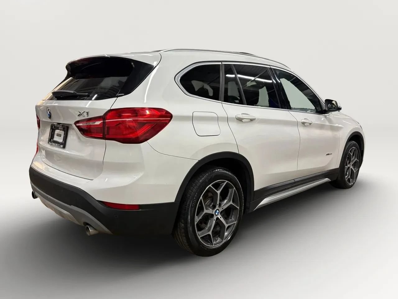 Used 2018 BMW X1 xDrive28i AWD/4WD image 8