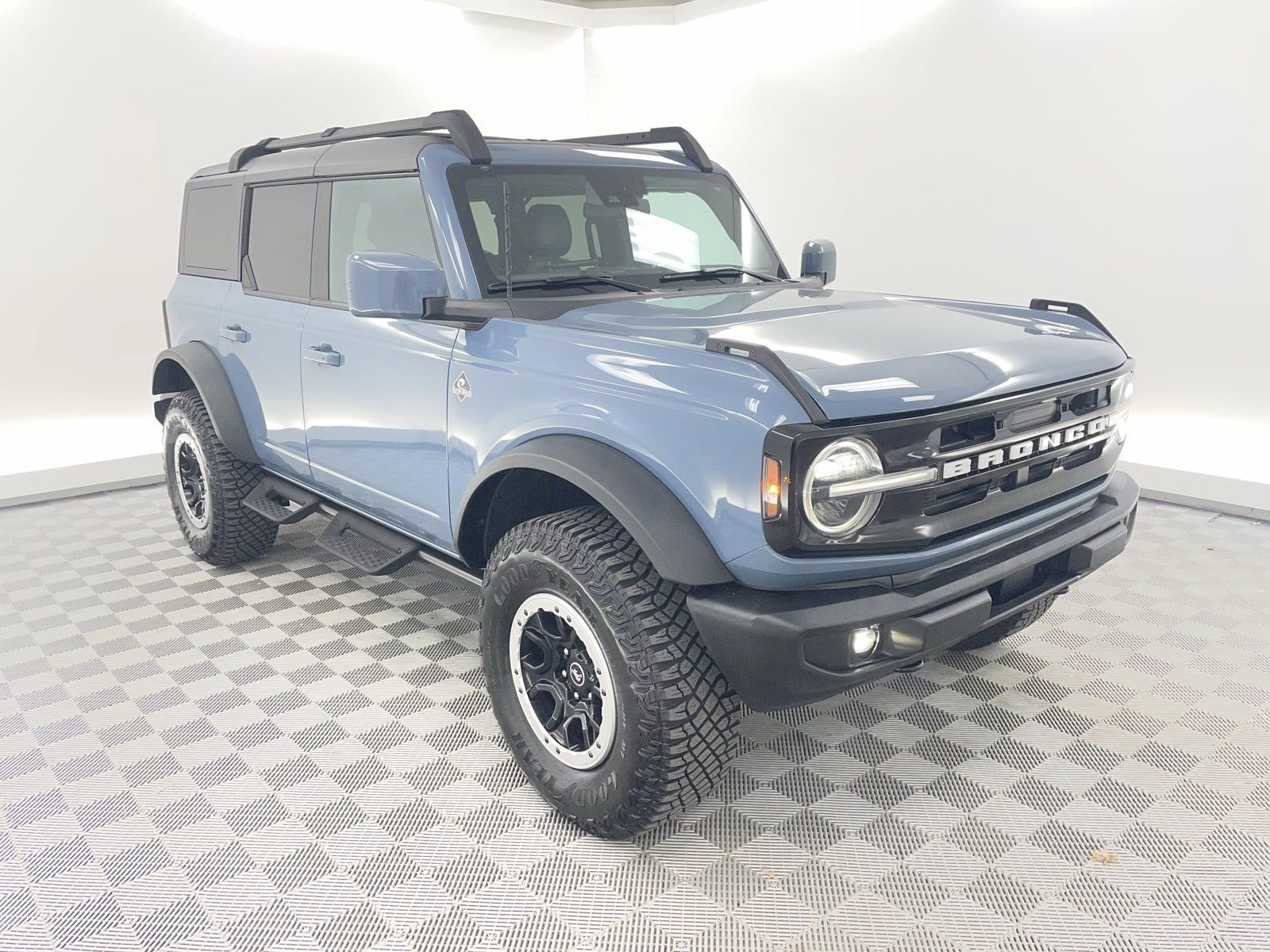 Used 2023 Ford Bronco Outer Banks w/ Sasquatch Package image 18