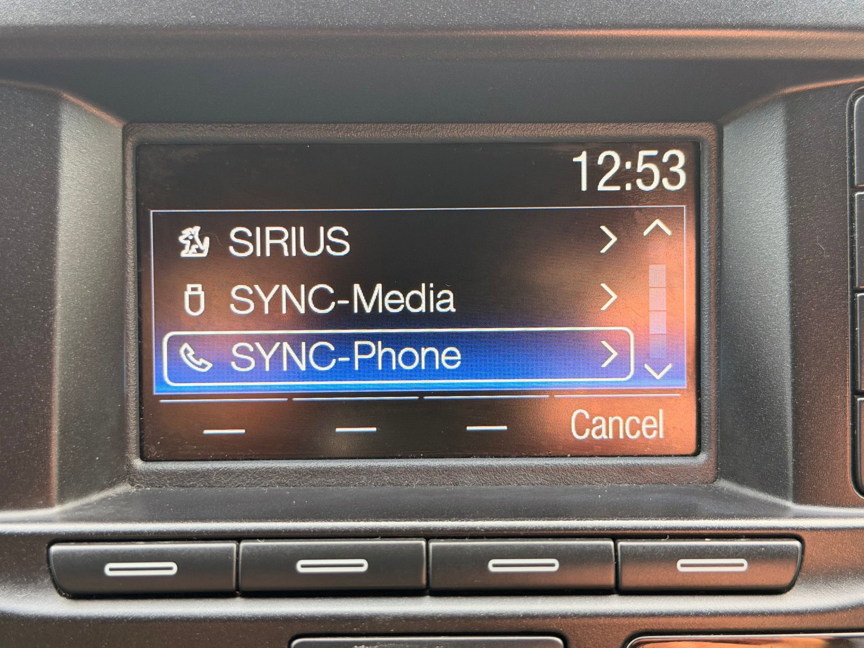 Used 2019 Ford Explorer XLT image 39