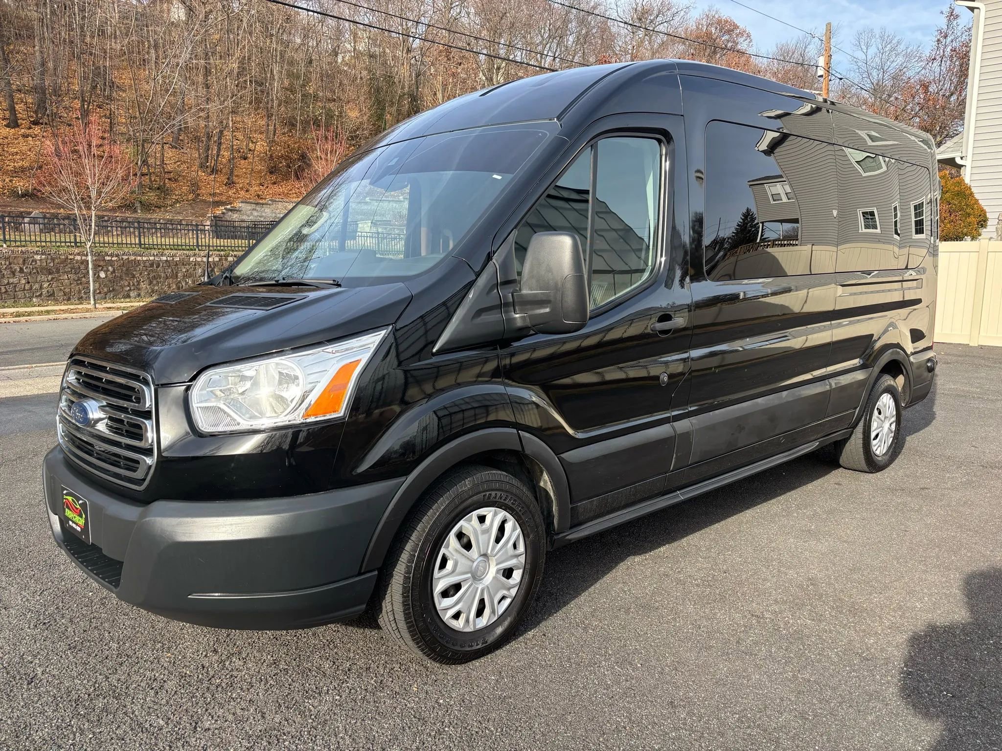 Used 2019 Ford Transit 350 XLT image 2