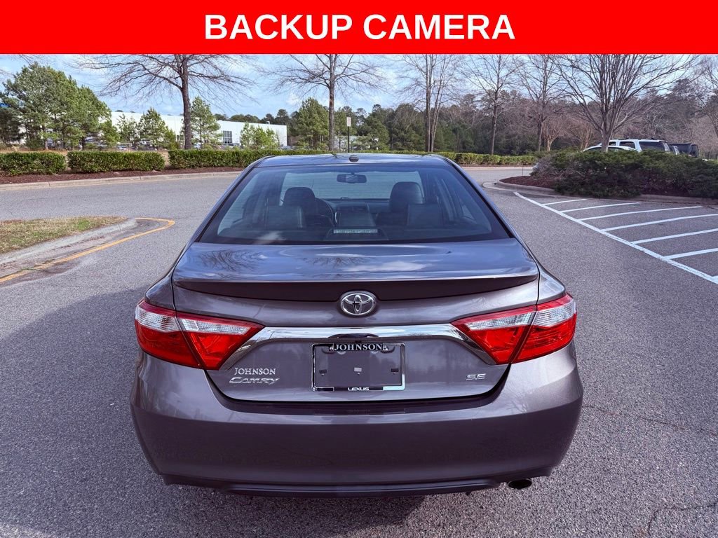 Used 2016 Toyota Camry SE w/ Moonroof Package image 7