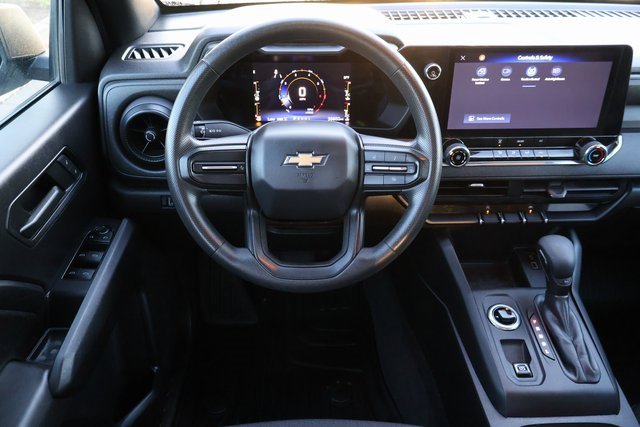 Used 2023 Chevrolet Colorado W/T image 4