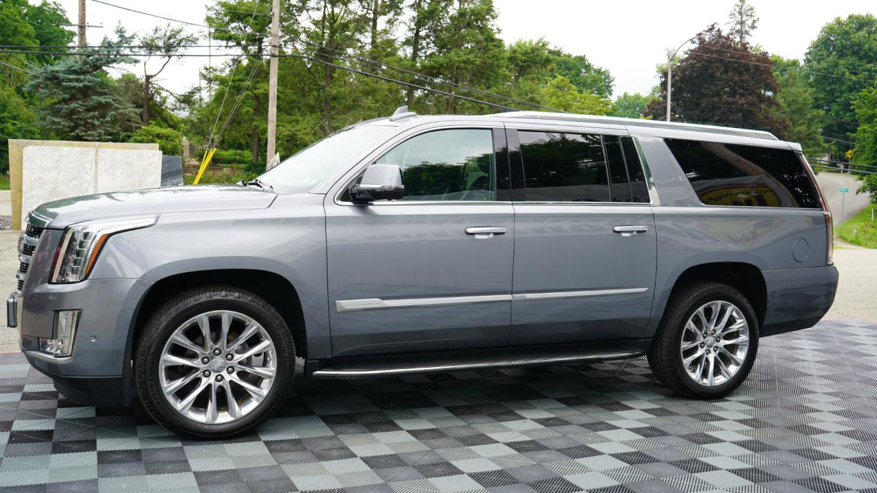 Used 2019 Cadillac Escalade ESV Luxury AWD/4WD image 23