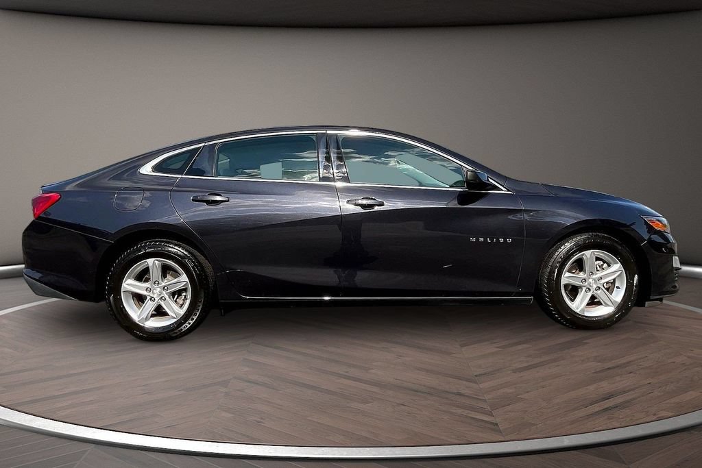 Used 2022 Chevrolet Malibu LS w/ Driver Confidence Package II FWD image 9