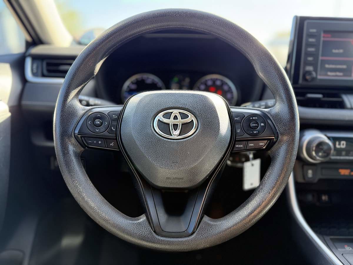 Used 2019 Toyota RAV4 LE image 15