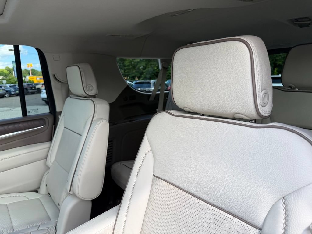Used 2022 GMC Yukon XL Denali AWD/4WD image 10