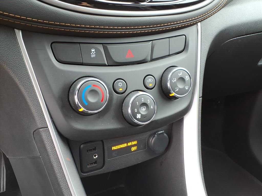 Used 2022 Chevrolet Trax LT w/ Sport Edition image 23