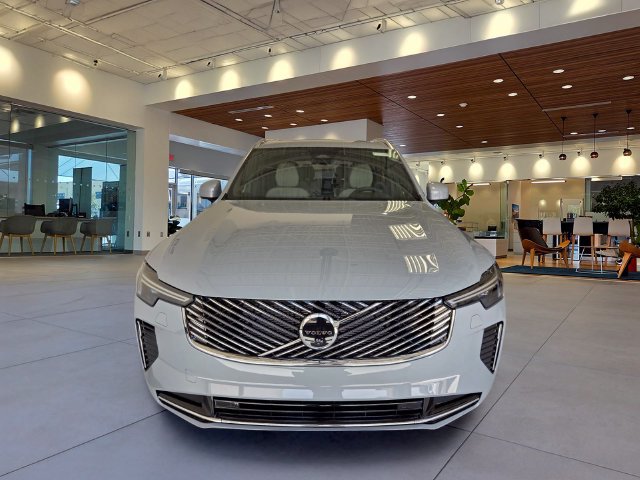 New 2026 Volvo XC90 B6 Plus w/ Protection Package Premier AWD/4WD image 5