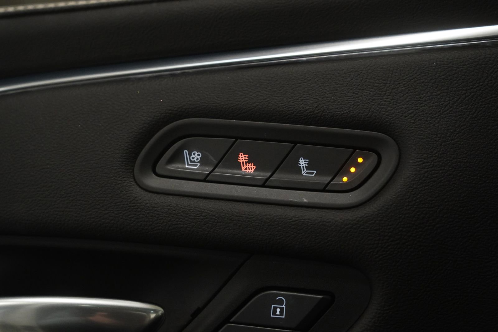 Used 2021 Cadillac Escalade ESV Premium Luxury w/ Driver Assist Tech Package image 31