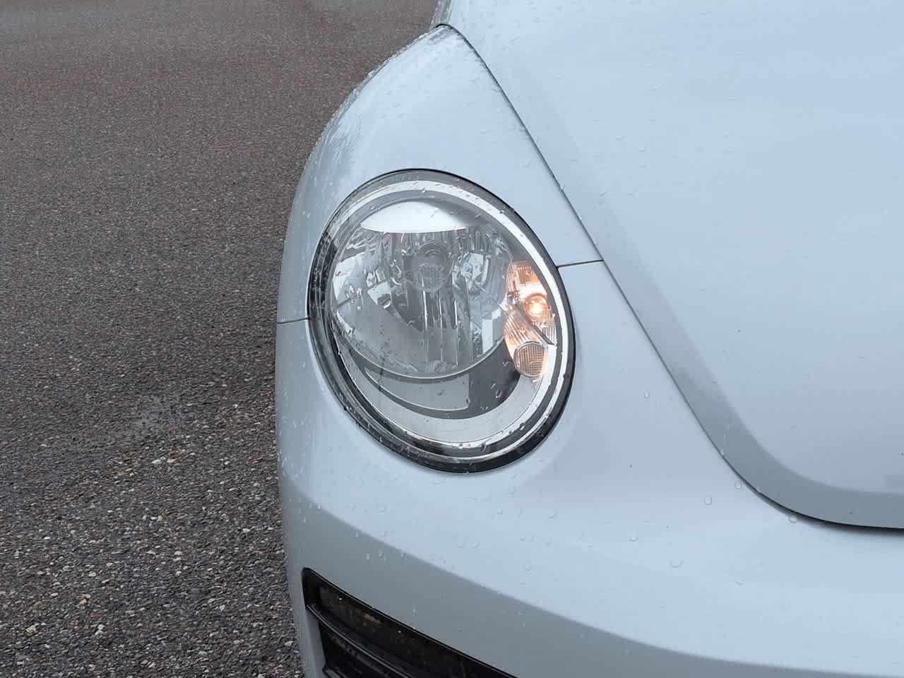Used 2018 Volkswagen Beetle 2.0T S FWD image 10
